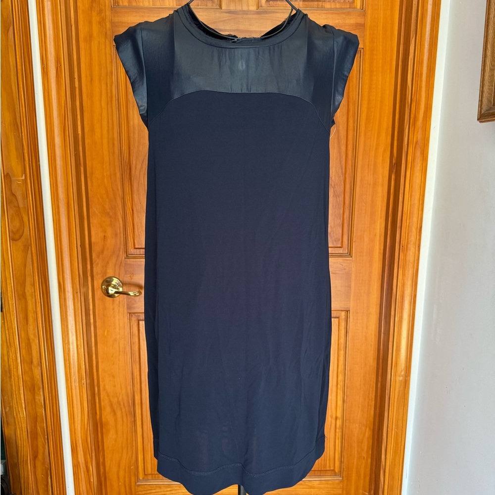 Rachel Roy, Size Large, Navy Blue (at times it appears black!)